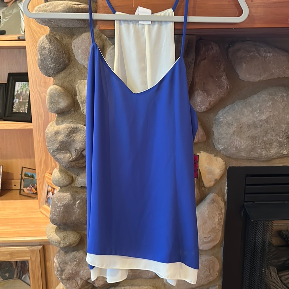 Candie’s reversible tank size large